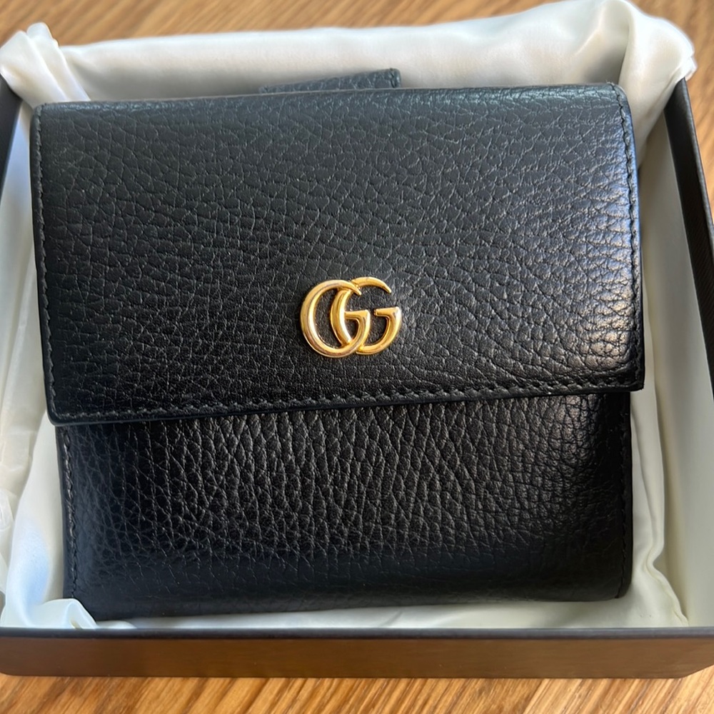 Authentic GUCCI French Flap Leather Wallet Black